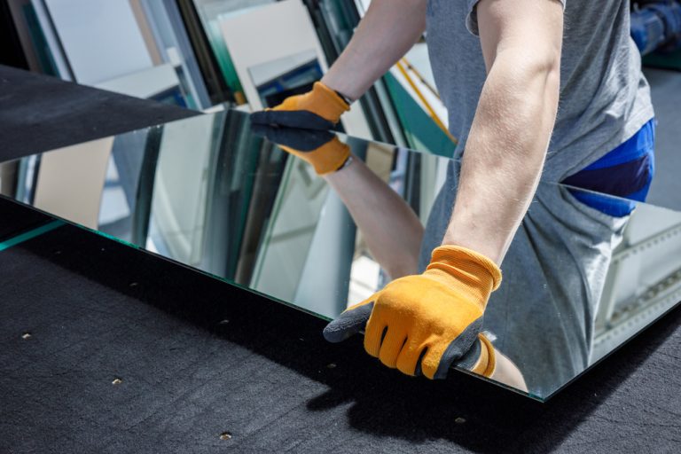 Robuste Glasplatten für moderne Innenräume und Möbel
