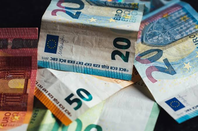 So prüfen Sie Euro Banknoten auf Echtheit