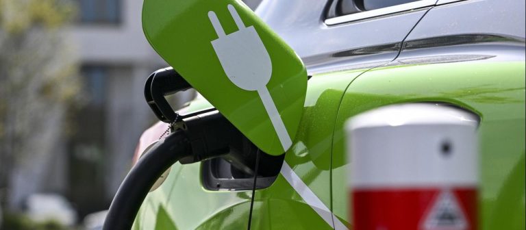 Die besten Hybridautos für Stadtverkehr und lange Strecken